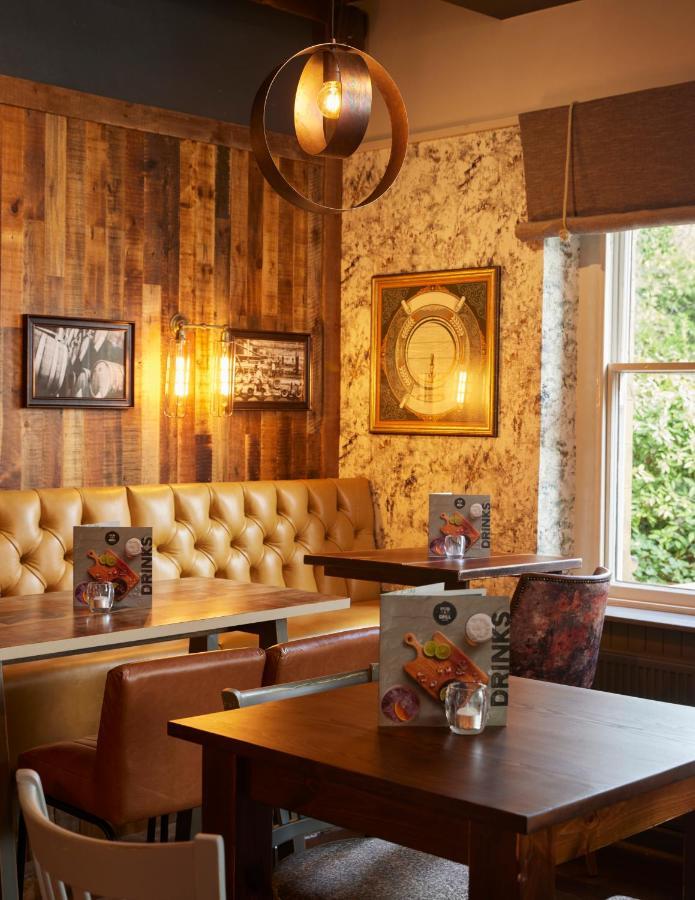 Holmfield Arms By Greene King Inns Wakefield Buitenkant foto